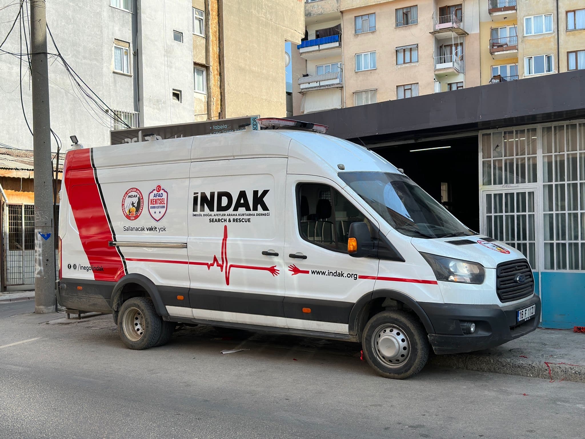 Transit Custom Medikal Ekip Aracı Kaplama